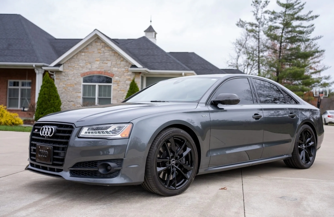 2017 AUDI S8