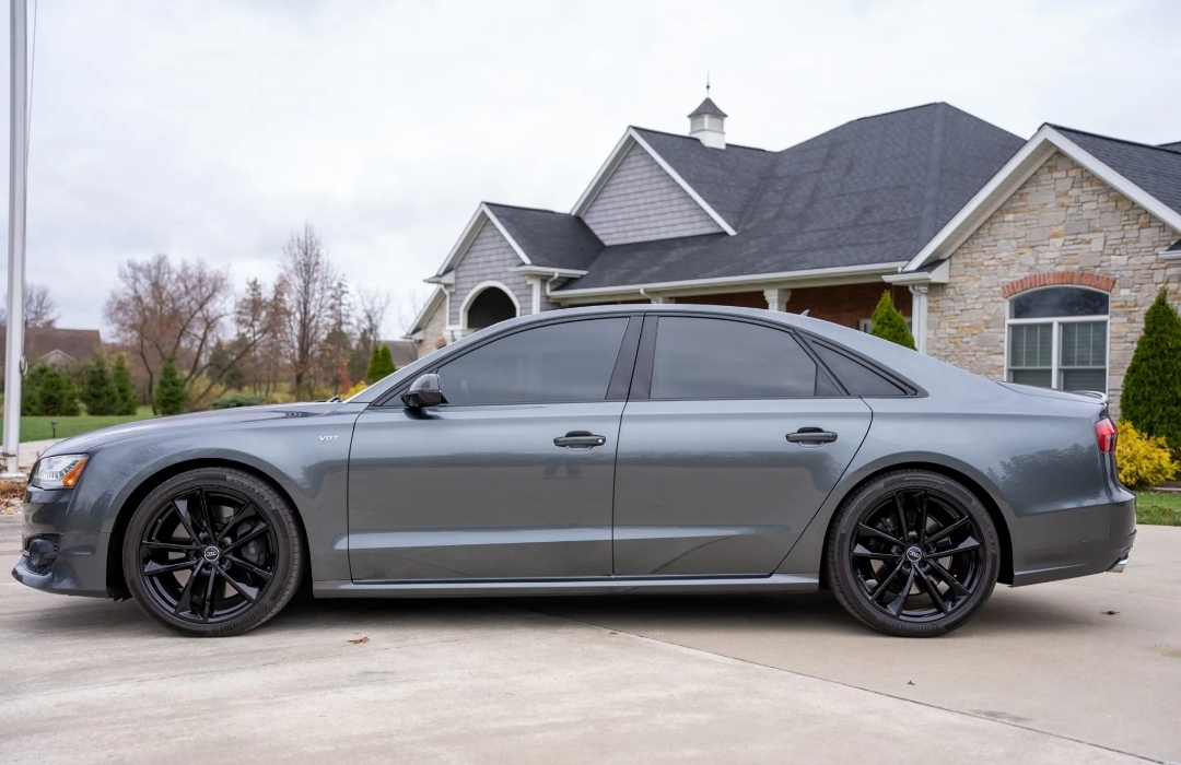 2017 AUDI S8