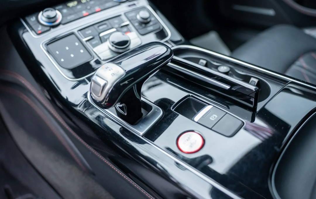 2017 AUDI S8