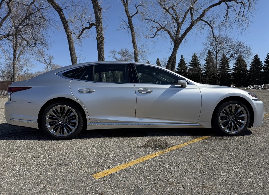 2018 LEXUS LS SEDAN