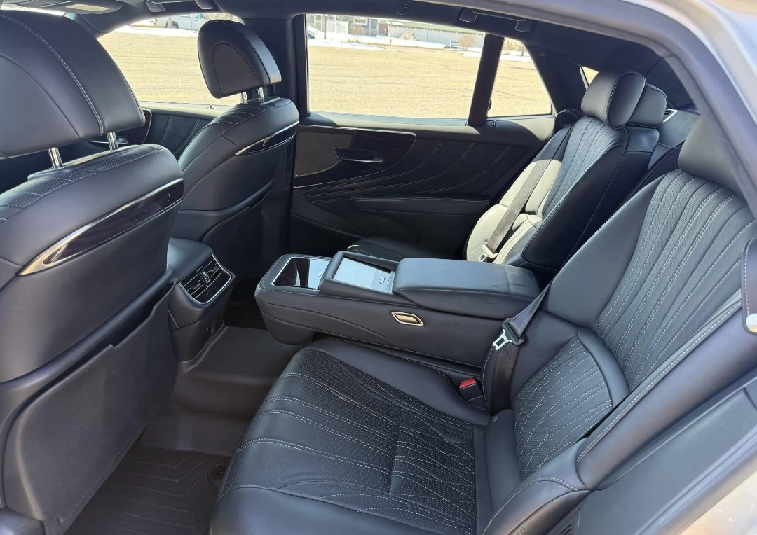 2018 LEXUS LS SEDAN