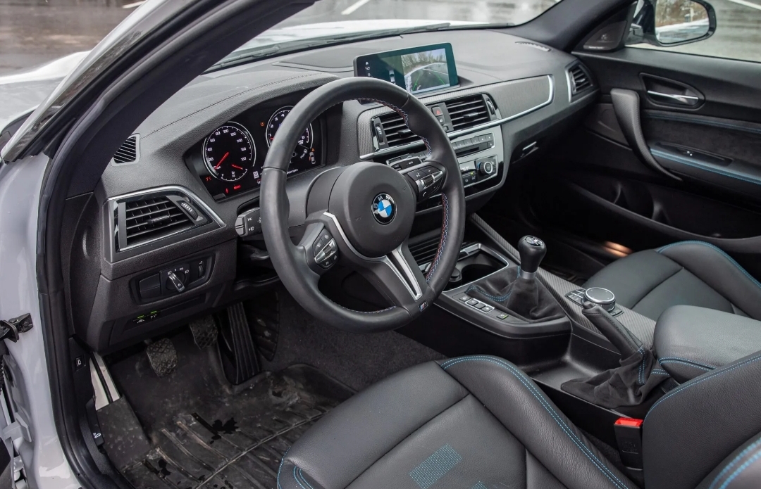 2019 BMW M2
